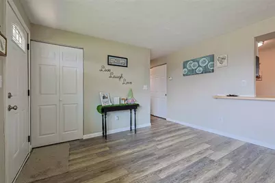 5595 Shady Oak Street, Huber Heights, OH 45424 - Photo 5