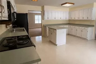 396 Towncrest Dr, Beavercreek, OH 45434 - Photo 5