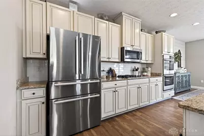 1706 Meadow Creek Court, Centerville, OH 45458 - Photo 23