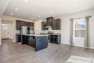 1040 Baywood Dr, Fairborn, OH 45324 - Photo 9