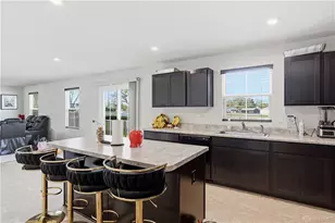 166 Chesapeake Cir, Springfield, OH 45505 - Photo 7