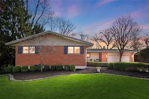 220 N Garber Dr, Tipp City, OH 45371 - Photo 1