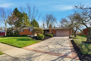 220 N Garber Dr, Tipp City, OH 45371 - Photo 5