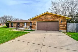 1276 Meadow Bridge Dr, Beavercreek, OH 45432 - Photo 7