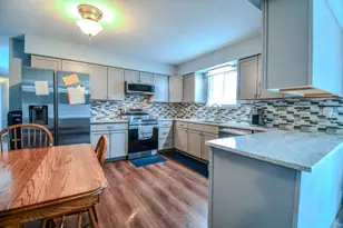 1276 Meadow Bridge Dr, Beavercreek, OH 45432 - Photo 15