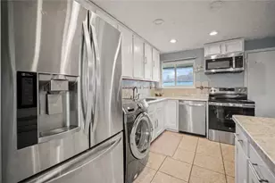 2183 Los Arrow Dr, Miami Township, OH 45439 - Photo 13