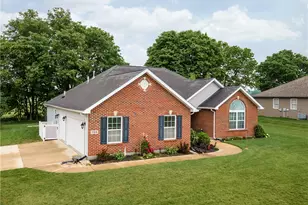 725 Loxley Ln, Troy, OH 45373 - Photo 3