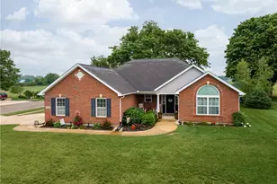 725 Loxley Ln, Troy, OH 45373 - Photo 5