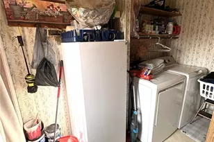 348 Oakwood Ct, Dayton, OH 45417 - Photo 11