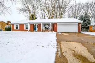 737 Honeysuckle Dr, Greenville Twp, OH 45331 - Photo 5