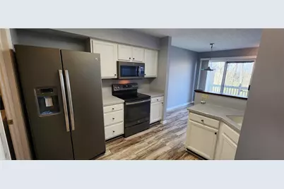 3946 W Summit Ridge Drive, Beavercreek, OH 45430 - Photo 7