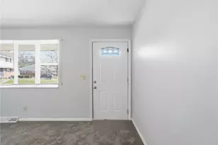 998 Goodhue Cir, Forest Park, OH 45240 - Photo 7