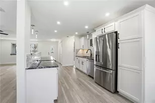 1039 Independence Dr, Kettering, OH 45429 - Photo 7