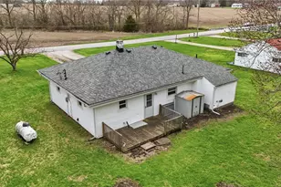 1166 W Sparrow Rd, Green Twp, OH 45502 - Photo 5