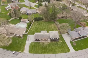 435 Blackstone Dr, Washington Twp, OH 45459 - Photo 3