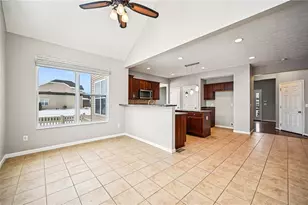 4076 Spicebush Dr, Tipp City, OH 45371 - Photo 5