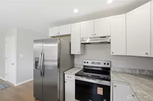 2724 Hazelbrook Dr, Butler Twp, OH 45414 - Photo 19