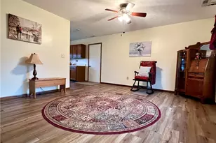 108 Connie Cir, Eaton, OH 45320 - Photo 5