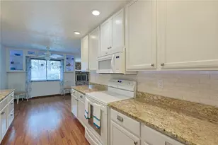 2054 Washington Creek Ln, Washington Twp, OH 45458 - Photo 15