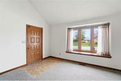 1302 Donson Circle, Kettering, OH 45429 - Photo 5