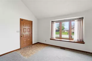 1302 Donson Cir, Kettering, OH 45429 - Photo 5