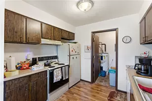 7637 Essington Cir, Washington Twp, OH 45459 - Photo 9