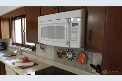 801 Crestmont Drive, Riverside, OH 45431 - Photo 11