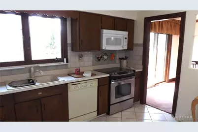 801 Crestmont Drive, Riverside, OH 45431 - Photo 9