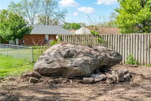 6850 Locustview Dr, Huber Heights, OH 45424 - Photo 49