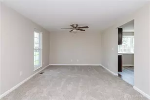 6850 Locustview Dr, Huber Heights, OH 45424 - Photo 9