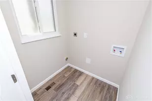 6850 Locustview Dr, Huber Heights, OH 45424 - Photo 27