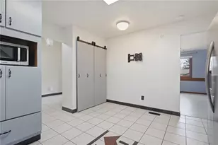 438 Merrick Dr, Beavercreek, OH 45434 - Photo 17