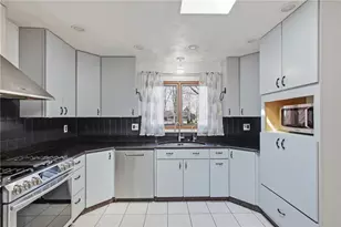 438 Merrick Dr, Beavercreek, OH 45434 - Photo 15