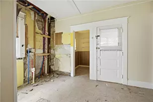 136 N Spring St, Wilmington, OH 45177 - Photo 5