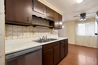 1652 Mars Hill Drive, West Carrollton, OH 45449 - Photo 5