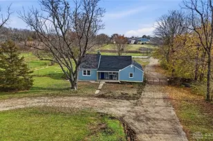 9185 S Mann Rd, Bethel Twp, OH 45371 - Photo 5