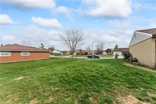 7039 Monte Carlo Dr, Englewood, OH 45322 - Photo 35