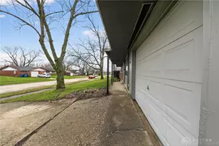 6119 Corsica Dr, Huber Heights, OH 45424 - Photo 5