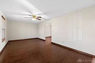 7064 Safari Dr, Huber Heights, OH 45424 - Photo 5