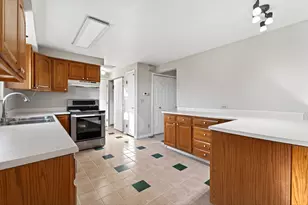 7064 Safari Dr, Huber Heights, OH 45424 - Photo 11