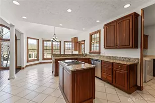 709 Brookmeade Ct, Beavercreek, OH 45434 - Photo 19