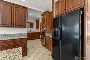 709 Brookmeade Ct, Beavercreek, OH 45434 - Photo 23