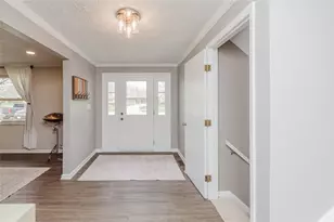 9043 Academy View Ct, Washington Twp, OH 45458 - Photo 3