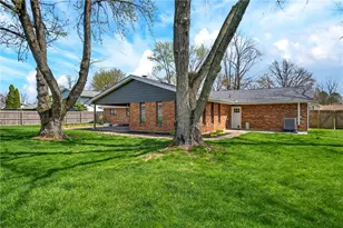 2157 Crystal Marie Dr, Beavercreek, OH 45431 - Photo 7