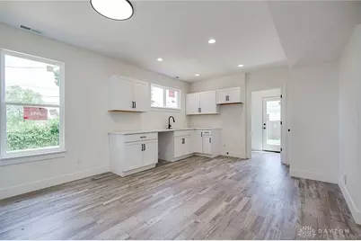 4253 Pleasant View Avenue, Dayton, OH 45420 - Photo 9