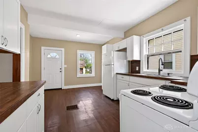 125 E Siebenthaler Avenue, Dayton, OH 45405 - Photo 17