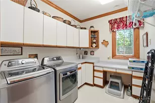 2350 Lostwood Ct, Beavercreek Twp, OH 45385 - Photo 37