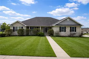 930 Oak Hill Ct, Troy, OH 45373 - Photo 1