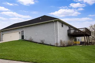 930 Oak Hill Ct, Troy, OH 45373 - Photo 3
