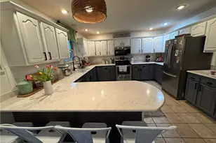 930 Oak Hill Ct, Troy, OH 45373 - Photo 7